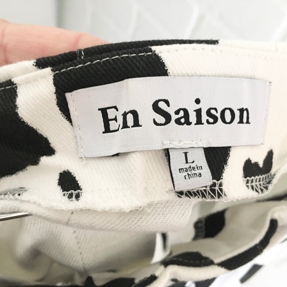 En Saison Mini Skirt Cow Print Pleated Denim Jean Cotton Off-White Black Sz L - Picture 10 of 10